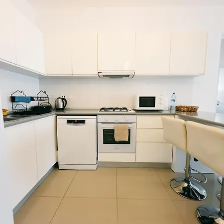 Appartement Caesar 2 Bedroom, Pool View, Close To The Trikomo