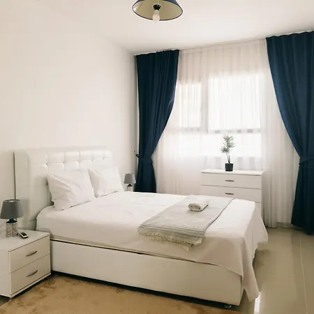 Caesar 2 Bedroom, Pool View, Close To The