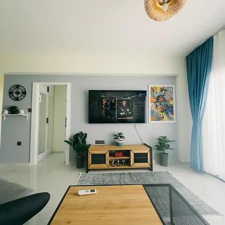 Caesar 2 Bedroom, Pool View, Close To The Apartment *